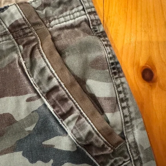 Men's Quicksilver Camouflage Cargo Shorts - Size 32 - Picture 2 of 11